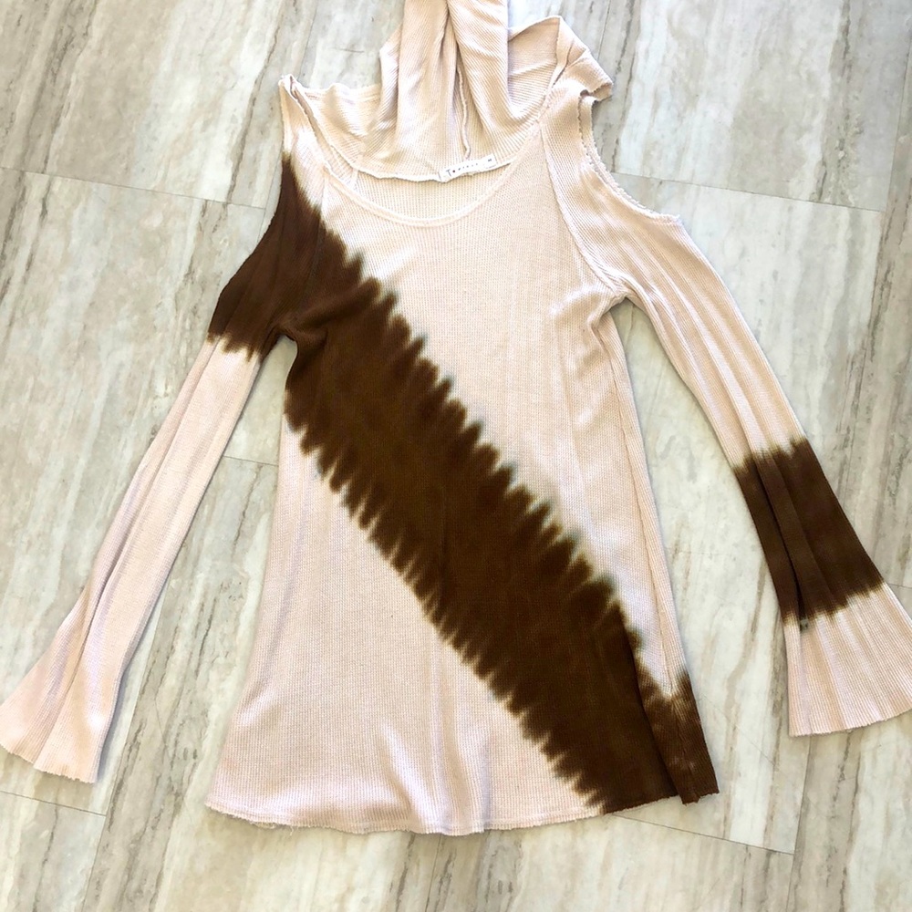 T Party Cold Shoulder Top